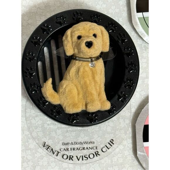 Bath and Body Works DOG WITH COLLAR Visor Clip and 3 Car Fragrance Refills - Picture 4 of 7